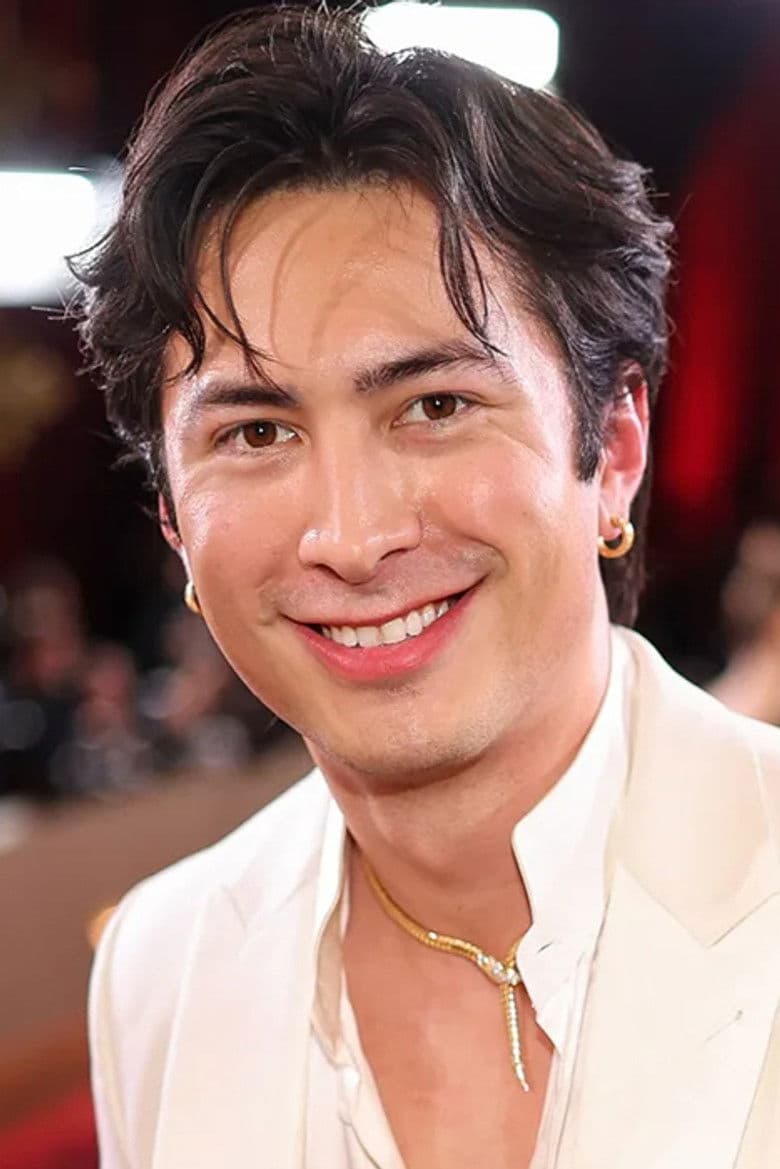 Hudson Williams portrait