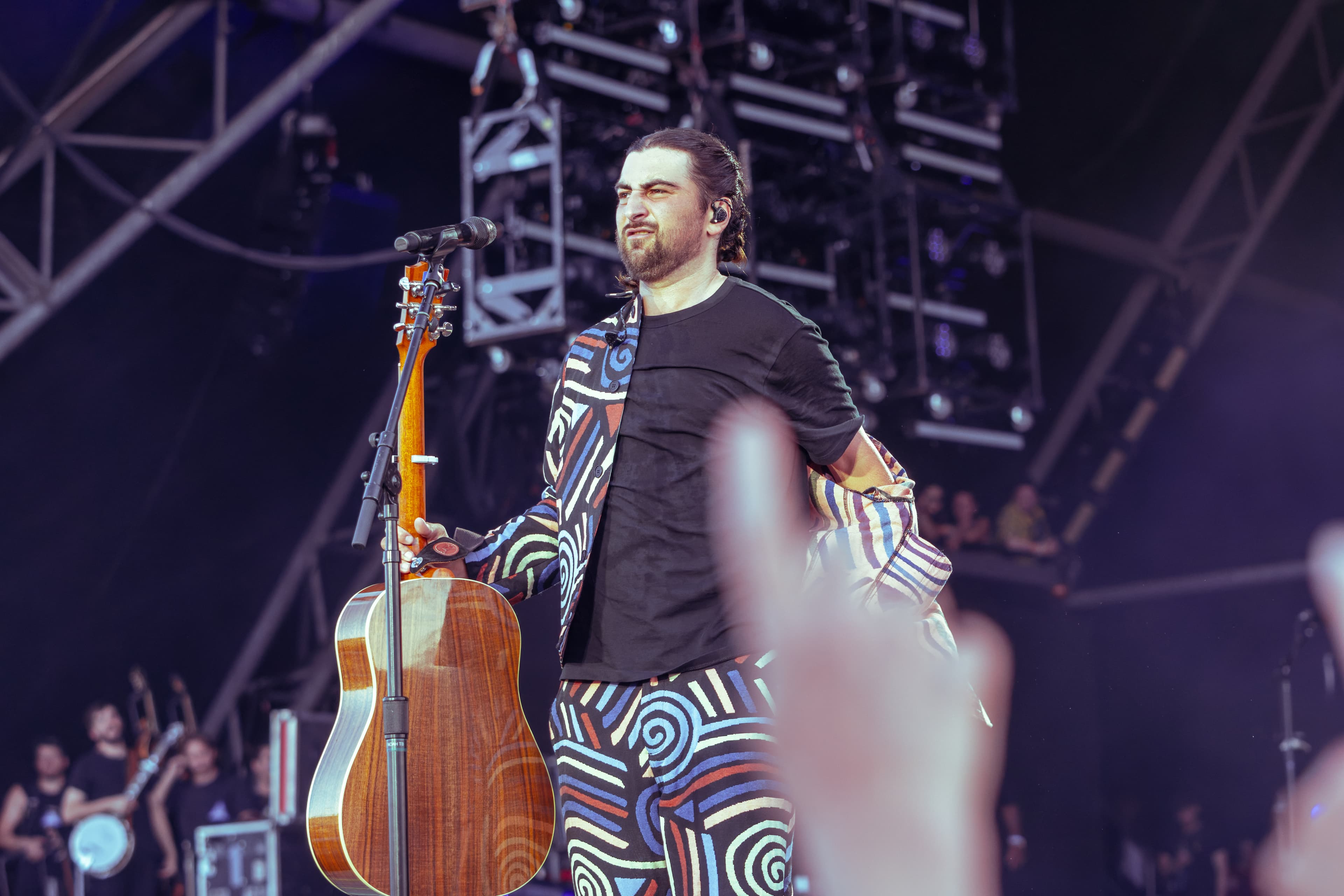 Noah Kahan performing at Glastonbury Festival 2025