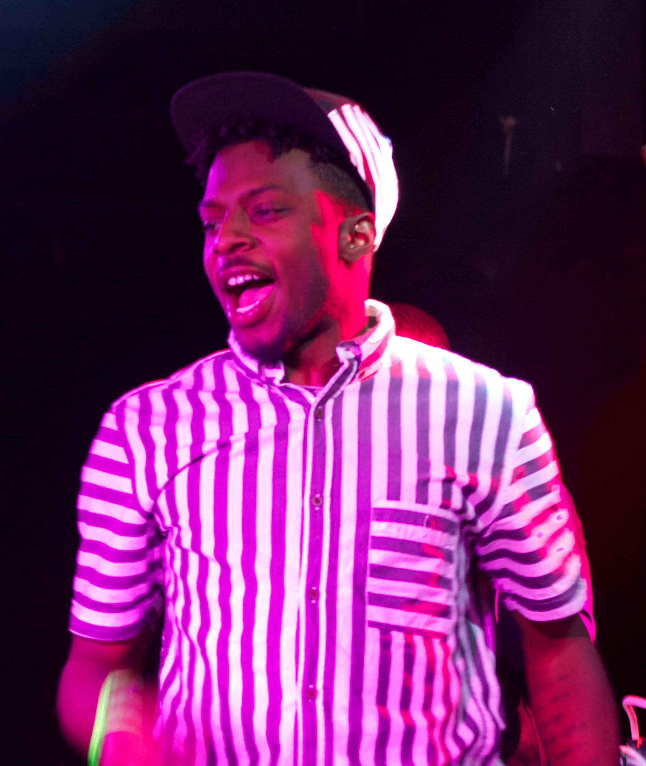 Isaiah Rashad performing at The Come Up Show in February 2014