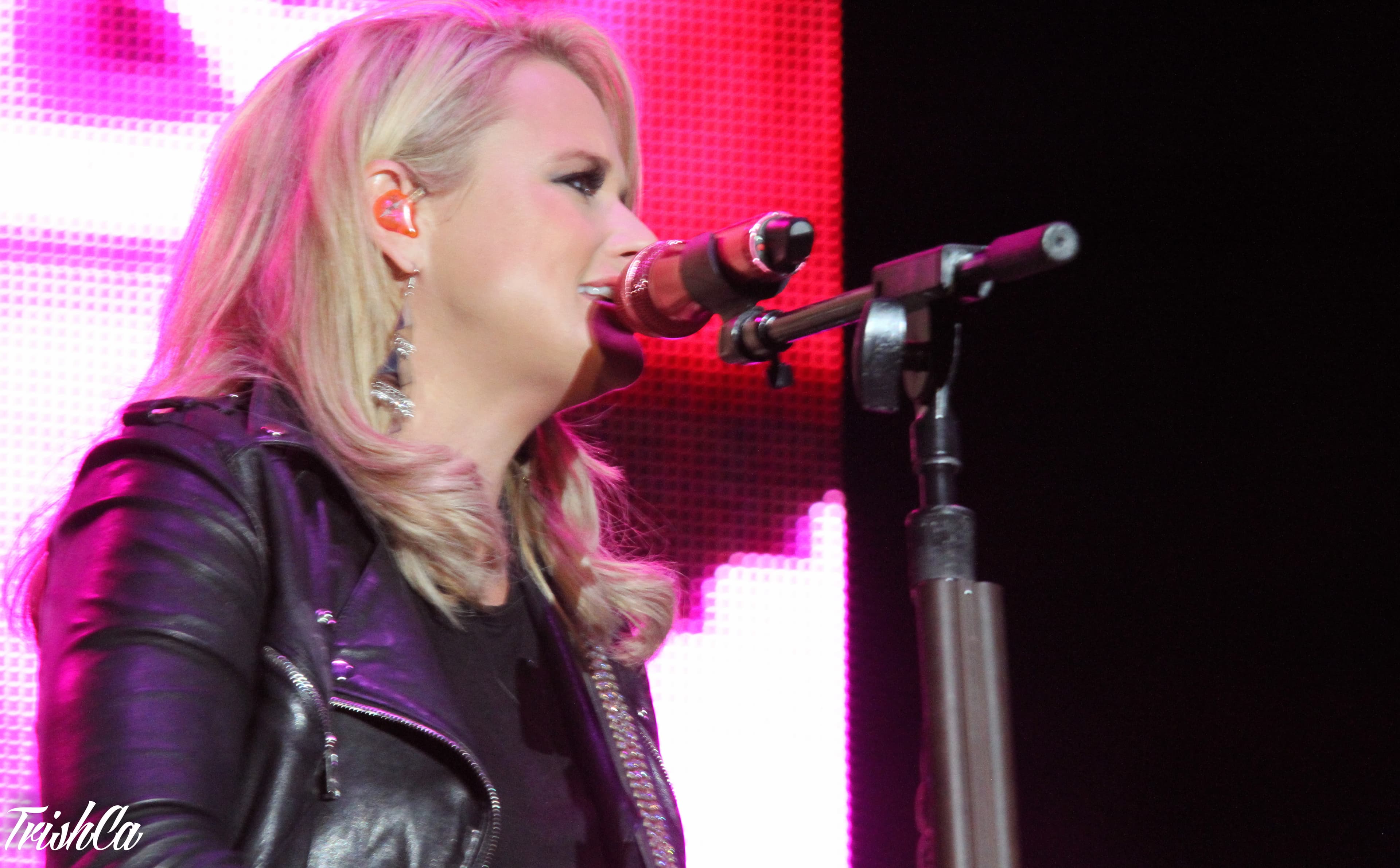 Miranda Lambert performing at Boots & Hearts 2013